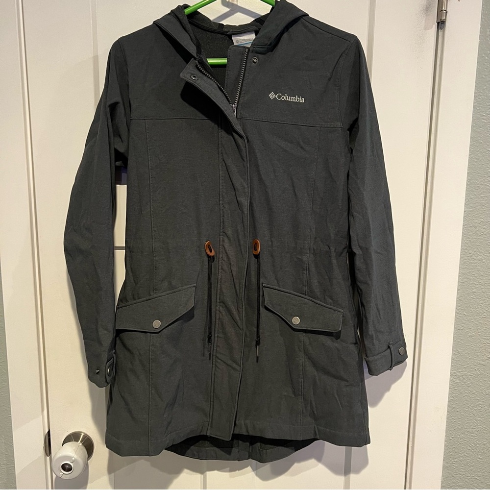Women’s Lightweight Ducktail Columbia Jacket - size M